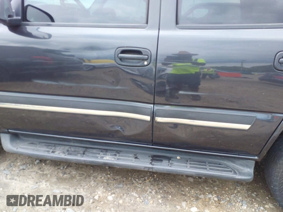 2004 Chevrolet Tahoe LS with VIN 1GNEC13V14J215470, listed as a IAAI auction lot 42432092 with Not provided miles and . Bid and sale history available at DreamBid. Image 17.