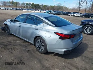 2023 Nissan Altima SV z VIN 1N4BL4DV3PN332952, wystawiony jako IAAI lot #41731261 z przebiegiem 16 720 mil mil oraz . Historia ofert i sprzedaży dostępna na DreamBid. Obrazek 3.