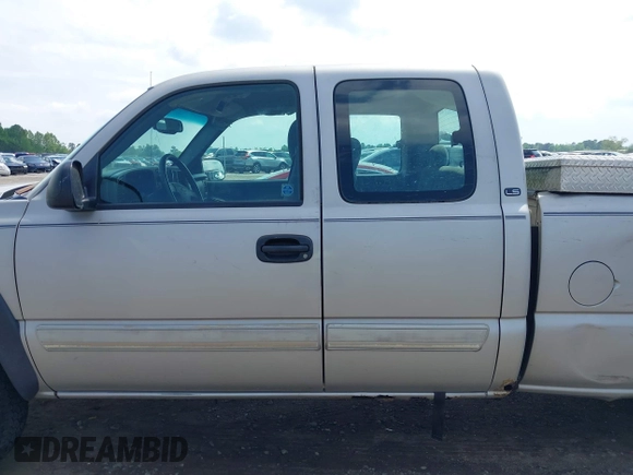 2004 Chevrolet Silverado 1500 with VIN 1GCEK19T84E244359, listed as a IAAI auction lot 42099266 with 309,637 mi miles and . Bid and sale history available at DreamBid. Image 14.