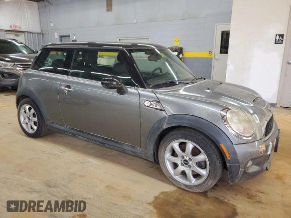 2010 MINI Hardtop S with VIN WMWMF7C59ATW88691, listed as a Copart auction lot 51974255 with Not Provided miles and Clean Title. Bid and sale history available at DreamBid. Image 4.