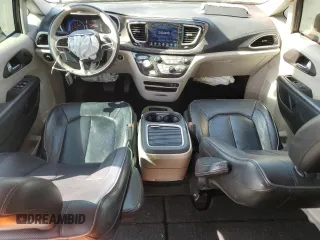 2017 Chrysler Pacifica Limited with VIN 2C4RC1GG2HR804955, listed as a Copart auction lot 74741074 with 117,936 mi miles and Salvage title. Bid and sale history available at DreamBid. Image 8.