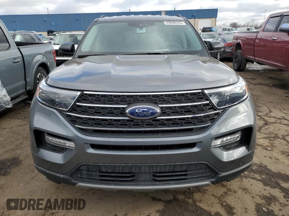 2024 Ford Explorer XLT with VIN 1FMSK8DH0RGA16880, listed as a Copart auction lot 43698245 with 5,783 mi miles and Clean Title. Bid and sale history available at carsss.com. Image 5.