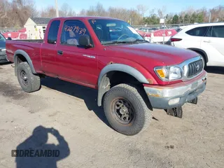 2001 Toyota Tacoma z VIN 5TEWN72N71Z877082, wystawiony jako IAAI lot #42079139 z przebiegiem 209 396 mil mil oraz . Historia ofert i sprzedaży dostępna na DreamBid. Obrazek 1.