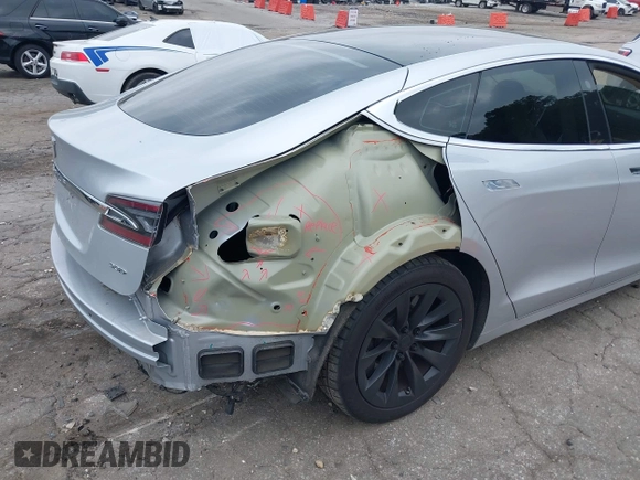 2017 Tesla Model S 100D с VIN 5YJSA1E28HF199687, выставлен на аукционе IAAI как лот 42353657 с пробегом 68 533 миль миль и . История ставок и продаж доступна на DreamBid. Изображение 17.