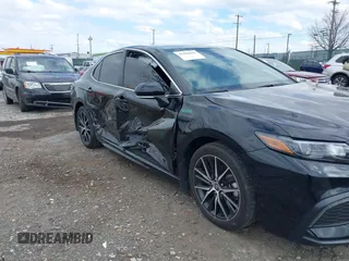 2023 Toyota Camry SE z VIN 4T1G11BK4PU096200, wystawiony jako IAAI lot #41888416 z przebiegiem 25 072 mil mil oraz . Historia ofert i sprzedaży dostępna na DreamBid. Obrazek 6.