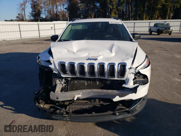 2017 Jeep Cherokee Sport z VIN 1C4PJLAS7HW548230, wystawiony jako Copart lot #81716524 z przebiegiem 84 313 mil mil oraz Szkoda całkowita • Salvage title. Historia ofert i sprzedaży dostępna na DreamBid. Obrazek 5.