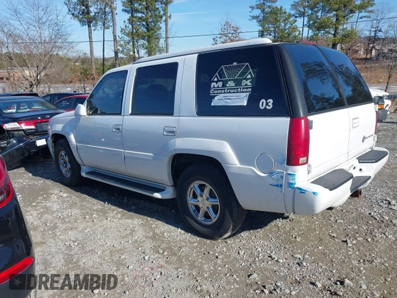 2000 Cadillac Escalade z VIN 1GYEK13R1YR115692, wystawiony jako IAAI lot #41300434 z przebiegiem 431 564 mil mil oraz . Historia ofert i sprzedaży dostępna na DreamBid. Obrazek 3.