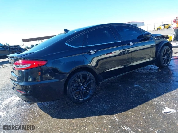 2019 Ford Fusion SE with VIN 3FA6P0HD1KR283059, listed as a IAAI auction lot 41566237 with 98,864 mi miles. Bid and sale history available at carsss.com. Image 4.