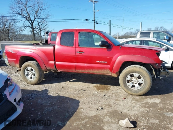 2011 Toyota Tacoma with VIN 5TFUU4EN9BX009422, listed as a IAAI auction lot 41394829 with 302,264 mi miles. Bid and sale history available at carsss.com. Image 13.