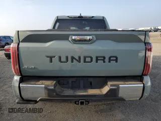 2024 Toyota Tundra 1794 Edition z VIN 5TFMC5DB9RX074071, wystawiony jako Copart lot #83177584 z przebiegiem Nie podano mil oraz Szkoda całkowita • Salvage title. Historia ofert i sprzedaży dostępna na DreamBid. Obrazek 6.
