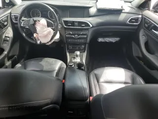 2017 Infiniti QX30 Premium z VIN SJKCH5CRXHA026637, wystawiony jako Copart lot #53259225 z przebiegiem Nie podano mil oraz Szkoda całkowita • Salvage title. Historia ofert i sprzedaży dostępna na DreamBid. Obrazek 8.