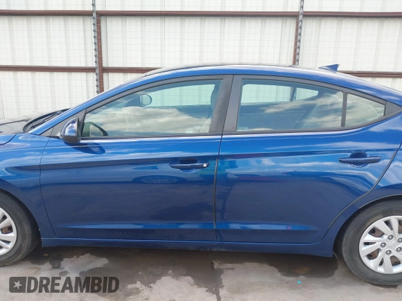 2017 Hyundai Elantra SE z VIN 5NPD74LF6HH180684, wystawiony jako IAAI lot #42359575 z przebiegiem 68 339 mil mil oraz . Historia ofert i sprzedaży dostępna na DreamBid. Obrazek 15.