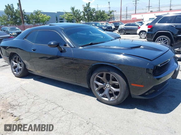 2018 Dodge Challenger SXT z VIN 2C3CDZAG3JH258838, wystawiony jako IAAI lot #42223754 z przebiegiem 102 827 mil mil oraz . Historia ofert i sprzedaży dostępna na DreamBid. Obrazek 1.