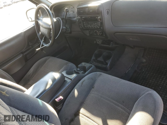 2000 Ford Ranger XLT z VIN 1FTZR15X7YTA02153, wystawiony jako Copart lot #45807525 z przebiegiem 146 536 mil mil oraz Nie do naprawy • Non repairable. Historia ofert i sprzedaży dostępna na DreamBid. Obrazek 8.