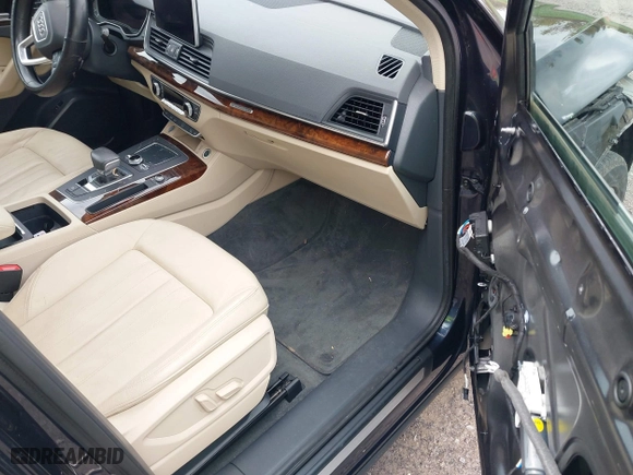2018 Audi Q5 Premium Plus with VIN WA1BNAFY3J2095957, listed as a IAAI auction lot 40531503 with 64,195 mi miles. Bid and sale history available at carsss.com. Image 5.