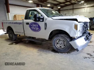 2018 Ford F-250 XL с VIN 1FTBF2A64JEB57475, выставлен на аукционе Copart как лот 45282165 с пробегом 120 022 миль миль и Списание • Salvage title. История ставок и продаж доступна на DreamBid. Изображение 4.