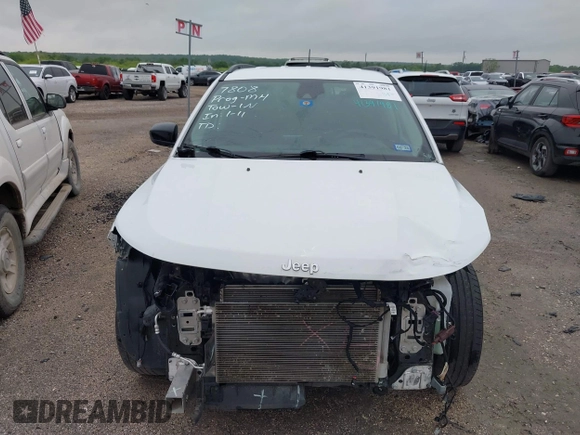 2022 Jeep Compass Latitude with VIN 3C4NJCBB8NT137684, listed as a IAAI auction lot 41391981 with 51,255 mi miles and . Bid and sale history available at carsss.com. Image 13.
