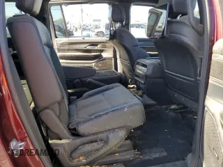 2022 Jeep Wagoneer Series III z VIN 1C4SJVDT3NS106655, wystawiony jako Copart lot #54892805 z przebiegiem Nie podano mil oraz Czysty tytuł • Clean title. Historia ofert i sprzedaży dostępna na DreamBid. Obrazek 11.