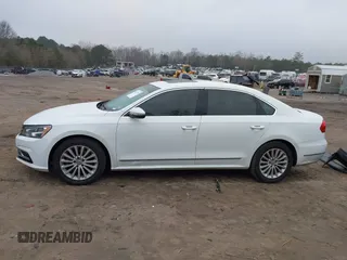 2016 Volkswagen Passat SE z VIN 1VWBS7A30GC013454, wystawiony jako IAAI lot #41477109 z przebiegiem 134 027 mil mil oraz . Historia ofert i sprzedaży dostępna na DreamBid. Obrazek 15.