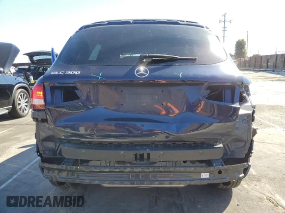 2018 Mercedes-Benz GLC 300 z VIN WDC0G4JB6JV085010, wystawiony jako Copart lot #49452435 z przebiegiem 81 274 mil mil oraz Szkoda całkowita • Salvage title. Historia ofert i sprzedaży dostępna na DreamBid. Obrazek 6.