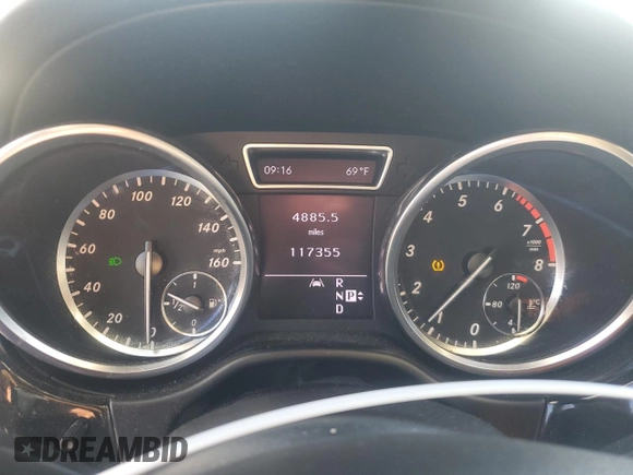 2012 Mercedes-Benz M 550 z VIN 4JGDA7DB9CA049890, wystawiony jako Copart lot #82862974 z przebiegiem 117 355 mil mil oraz Szkoda całkowita • Salvage title. Historia ofert i sprzedaży dostępna na DreamBid. Obrazek 9.