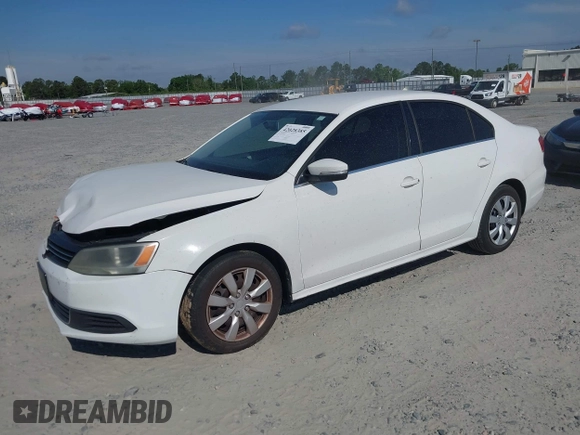 2013 Volkswagen Jetta SE с VIN 3VWDP7AJ2DM407606, выставлен на аукционе IAAI как лот 42028385 с пробегом 249 972 миль миль и . История ставок и продаж доступна на DreamBid. Изображение 2.