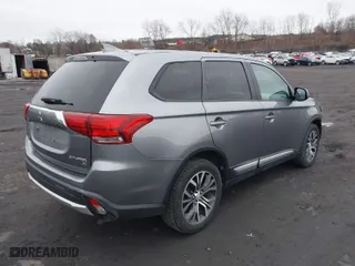 2017 Mitsubishi Outlander SE with VIN JA4AZ3A38HZ008370, listed as a IAAI auction lot 41718119 with 73,446 mi miles. Bid and sale history available at carsss.com. Image 4.
