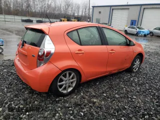 2013 Toyota Prius One with VIN JTDKDTB30D1038382, listed as a Copart auction lot 51677365 with 184,190 mi miles and Clean Title. Bid and sale history available at carsss.com. Image 3.