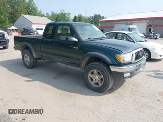 2002 Toyota Tacoma z VIN 5TEWM72NX2Z097369, wystawiony jako IAAI lot #42476892 z przebiegiem 90 855 mil mil oraz . Historia ofert i sprzedaży dostępna na DreamBid. Obrazek 1.