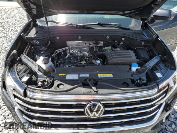2025 Volkswagen Atlas SE with VIN 1V2WR2CA7SC500575, listed as a Copart auction lot 56872915 with 10,739 mi miles and Salvage title. Bid and sale history available at DreamBid. Image 12.