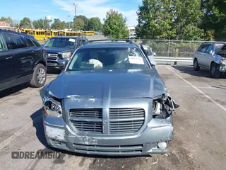 2007 Dodge Magnum R/T with VIN 2D4GV572X7H655828, listed as a IAAI auction lot 40561783 with 166,143 mi miles and . Bid and sale history available at carsss.com. Image 13.