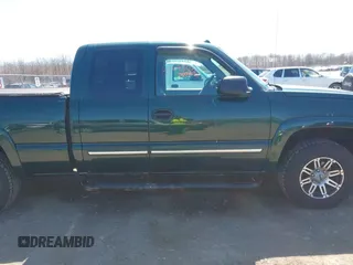 2004 Chevrolet Silverado 1500 Z71 with VIN 2GCEK19T541236477, listed as a IAAI auction lot 42045565 with 125,581 mi miles and . Bid and sale history available at DreamBid. Image 13.