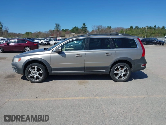 2012 Volvo XC70 T6 with VIN YV4902BZ1C1127334, listed as a IAAI auction lot 42140359 with 214,196 mi miles and . Bid and sale history available at DreamBid. Image 14.