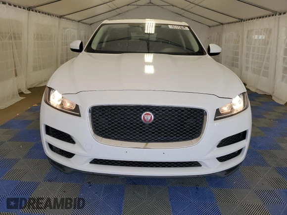 2018 Jaguar F-Pace 30t Premium with VIN SADCJ2GX2JA236772, listed as a Copart auction lot 53694155 with 59,433 mi miles and Clean Title. Bid and sale history available at DreamBid. Image 5.