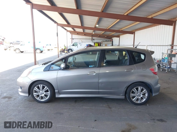 2010 Honda Fit Sport with VIN JHMGE8H4XAC021913, listed as a IAAI auction lot 42607154 with 193,529 mi miles and . Bid and sale history available at DreamBid. Image 14.