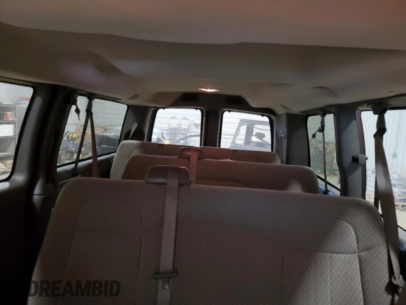 2009 Chevrolet Express Passenger z VIN 1GAGG25K691140635, wystawiony jako Copart lot #88503195 z przebiegiem 144 026 mil mil oraz Szkoda całkowita • Salvage title. Historia ofert i sprzedaży dostępna na DreamBid. Obrazek 10.