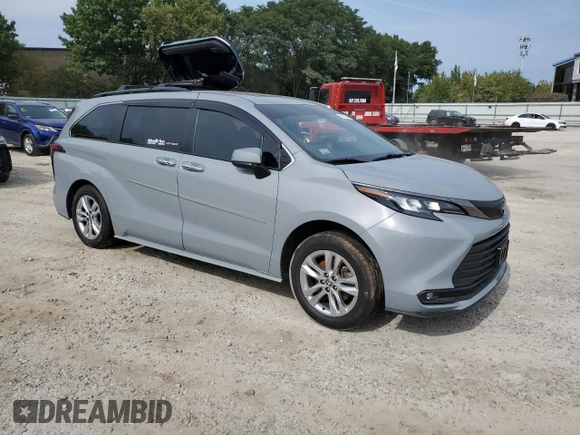 2022 Toyota Sienna XLE Woodland Edition with VIN 5TDASKFCXNS045169, listed as a Copart auction lot 71785184 with 52,333 mi miles and Salvage Title. Bid and sale history available at carsss.com. Image 4.