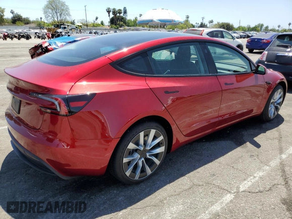 2025 Tesla Model 3 Long Range z VIN 5YJ3E1EA1SF931133, wystawiony jako Copart lot #57804915 z przebiegiem 1 226 mil mil oraz Szkoda całkowita • Salvage title. Historia ofert i sprzedaży dostępna na DreamBid. Obrazek 3.