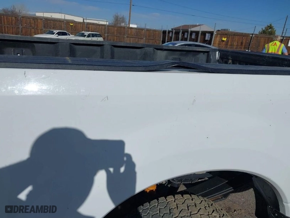2022 Ford Super Duty F-250 SRW XL with VIN 1FT7W2B62NED79250, listed as a IAAI auction lot 41782783 with 125,933 mi miles. Bid and sale history available at carsss.com. Image 6.
