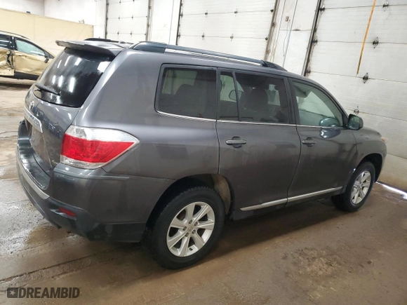 2011 Toyota Highlander with VIN 5TDBK3EH5BS053442, listed as a Copart auction lot 45643355 with 137,043 mi miles and Clean Title. Bid and sale history available at carsss.com. Image 3.