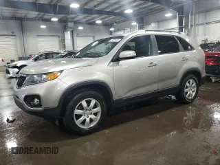 2013 Kia Sorento LX z VIN 5XYKTDA63DG351687, wystawiony jako Copart lot #59028485 z przebiegiem 132 723 mil mil oraz Szkoda całkowita • Salvage title. Historia ofert i sprzedaży dostępna na DreamBid. Obrazek 1.
