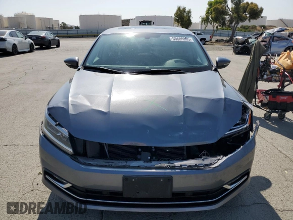 2017 Volkswagen Passat SE z VIN 1VWGT7A39HC003302, wystawiony jako Copart lot #59680985 z przebiegiem 68 919 mil mil oraz Szkoda całkowita • Salvage title. Historia ofert i sprzedaży dostępna na DreamBid. Obrazek 5.