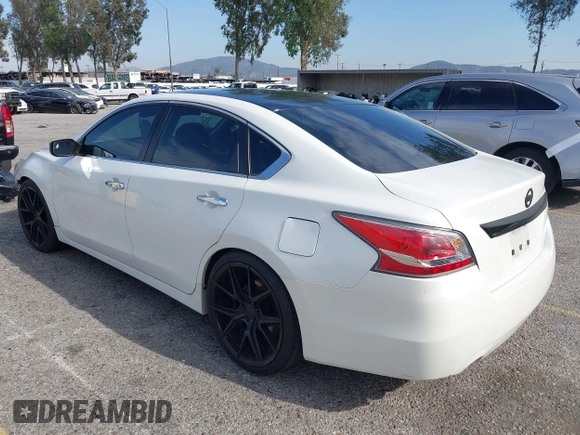 2014 Nissan Altima S with VIN 1N4AL3AP4EN223862, listed as a IAAI auction lot 42004392 with 140,450 mi miles and . Bid and sale history available at DreamBid. Image 3.