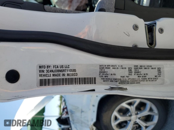2024 Jeep Compass Latitude z VIN 3C4NJDBN6RT110585, wystawiony jako Copart lot #60543085 z przebiegiem 32 245 mil mil oraz Nie do naprawy • Non repairable. Historia ofert i sprzedaży dostępna na DreamBid. Obrazek 14.