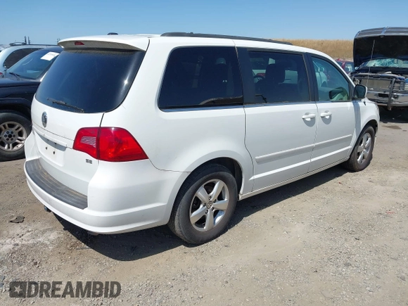2011 Volkswagen Routan SE z VIN 2V4RW3DGXBR805002, wystawiony jako IAAI lot #42281499 z przebiegiem 139 913 mil mil oraz . Historia ofert i sprzedaży dostępna na DreamBid. Obrazek 4.