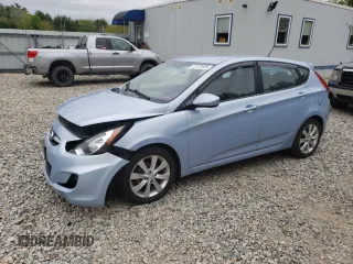 2012 Hyundai Accent SE z VIN KMHCU5AE8CU012477, wystawiony jako Copart lot #57373455 z przebiegiem 134 865 mil mil oraz Szkoda całkowita • Salvage title. Historia ofert i sprzedaży dostępna na DreamBid. Obrazek 1.