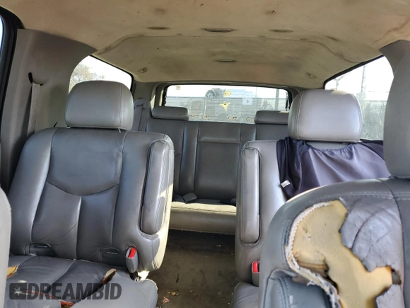 2004 Chevrolet Suburban LT with VIN 3GNEC16T84G296723, listed as a Copart auction lot 42646365 with 0 mi miles and Salvage Title. Bid and sale history available at carsss.com. Image 10.