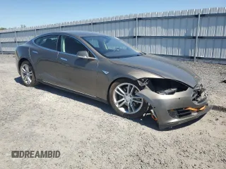 2016 Tesla Model S 90D with VIN 5YJSA1E2XGF121040, listed as a Copart auction lot 53612085 with 158,710 mi miles and Salvage Title. Bid and sale history available at DreamBid. Image 4.