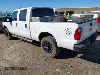 2016 Ford F-250 Lariat z VIN 1FT7W2B6XGEC21175, wystawiony jako IAAI lot #41404523 z przebiegiem 221 871 mil mil oraz . Historia ofert i sprzedaży dostępna na DreamBid. Obrazek 3.