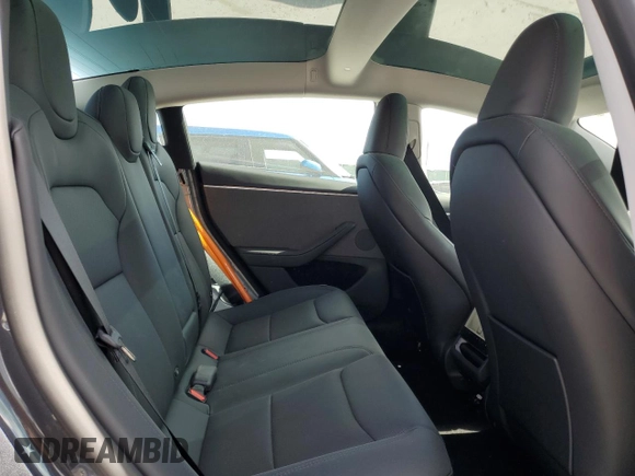 2025 Tesla Model 3 Long Range z VIN 5YJ3E1EA3SF974534, wystawiony jako Copart lot #53025525 z przebiegiem 228 mil mil oraz Szkoda całkowita • Salvage title. Historia ofert i sprzedaży dostępna na DreamBid. Obrazek 10.